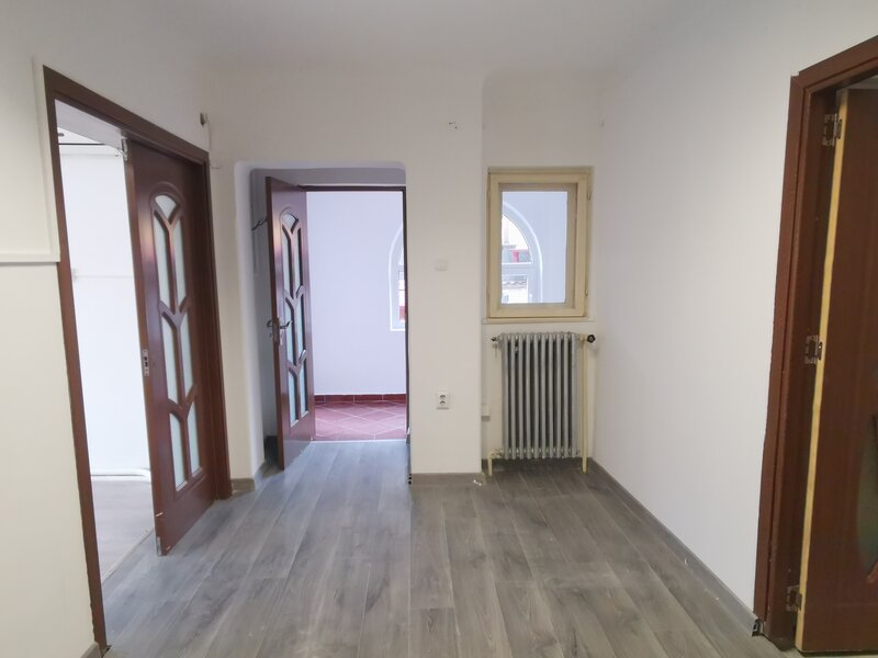Grivitei, Gara de Nord, Turda, casa 6 cam. D+P+1 renovata, 380V,